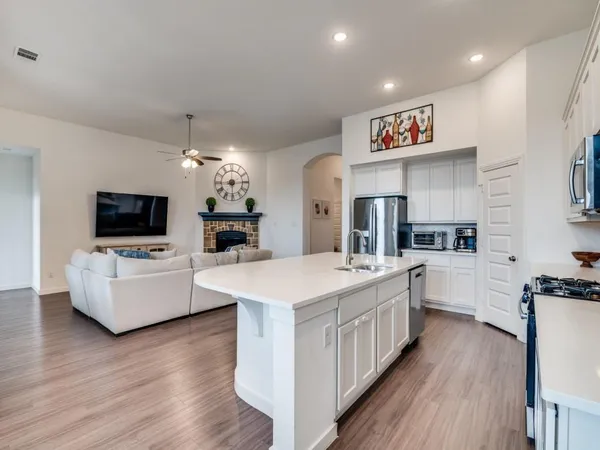 $2,850 | 1557 Wyler Drive, Unit 1557, Forney, TX 75126