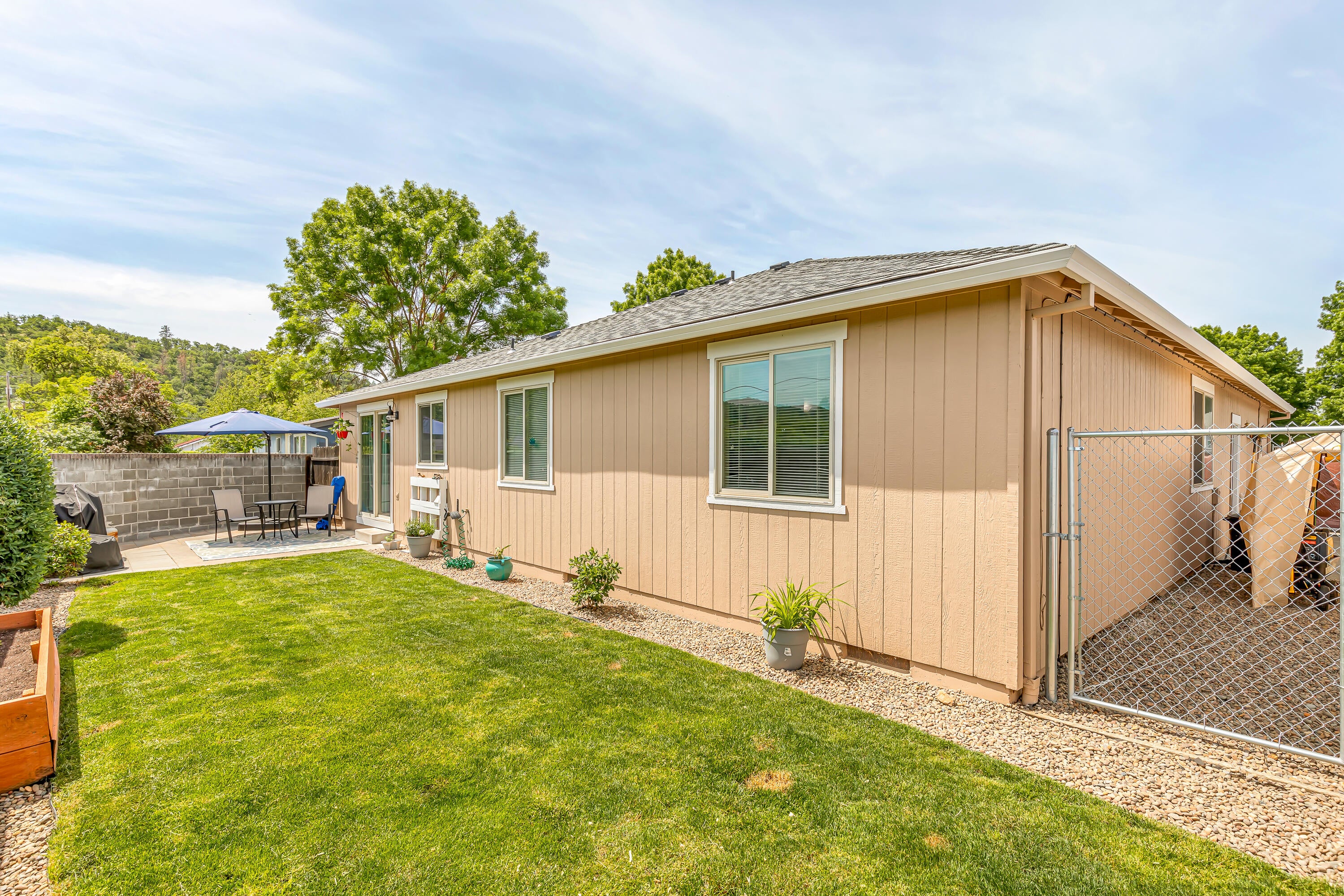 306 Sandi Way Eagle Point, OR 97524 - Photo 31 of 33 9R9A9376
