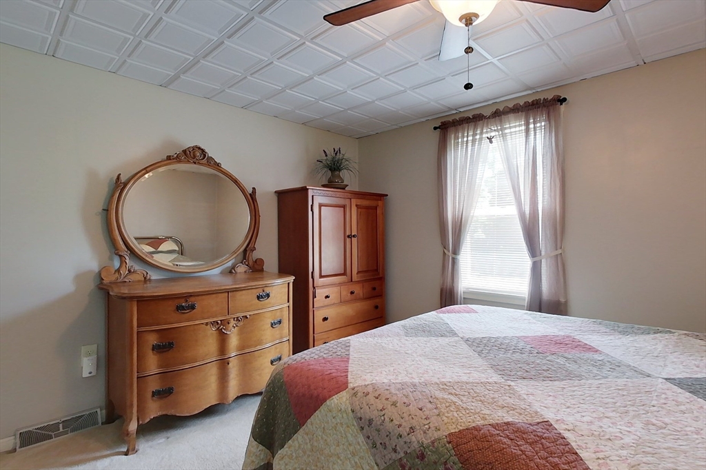 88 Wallace Hill Road Townsend, MA 01469 - Photo 12 of 27 Gallery Image 12