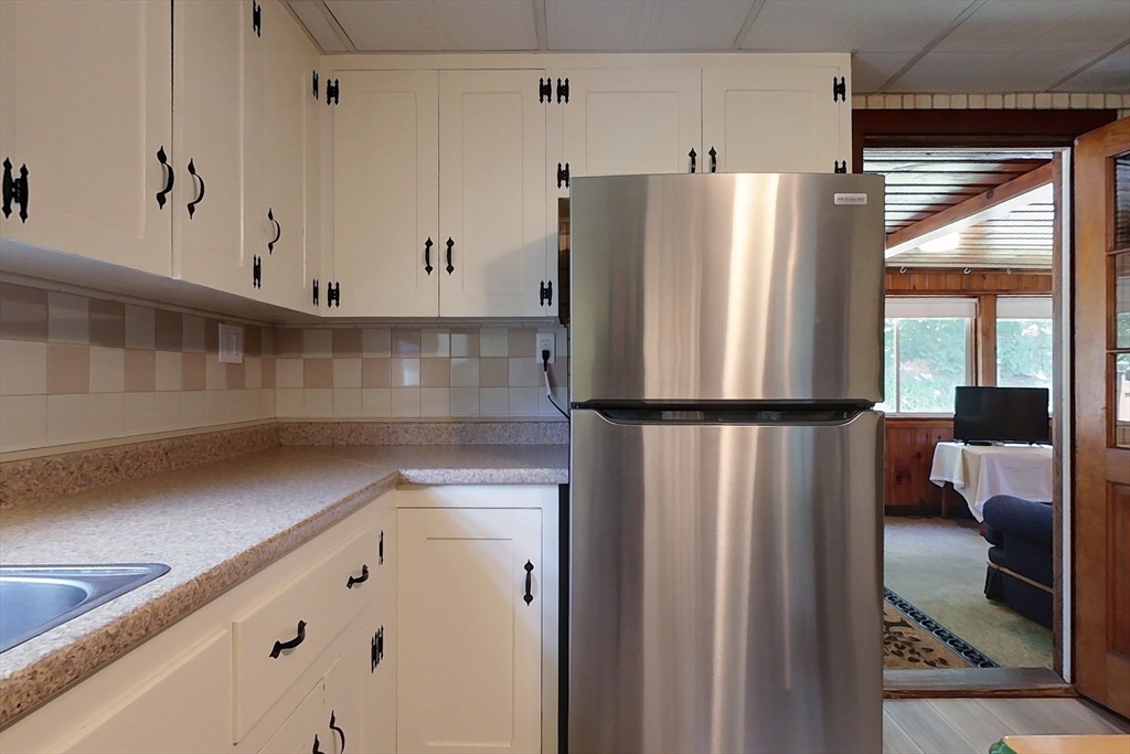 88 Wallace Hill Road Townsend, MA 01469 - Photo 4 of 27 Gallery Image 4
