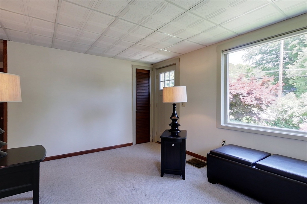 88 Wallace Hill Road Townsend, MA 01469 - Photo 8 of 27 Gallery Image 8