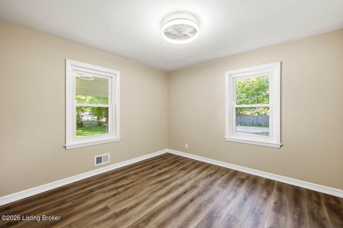 4600 Kiefer Road Louisville, KY 40216 - Photo 14 of 33 First floor primary bedroom