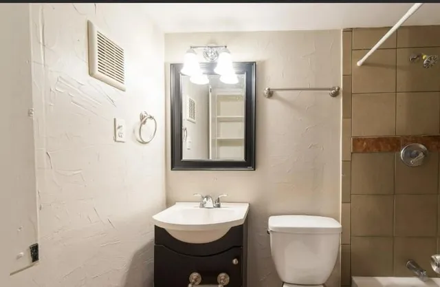 $925 | 1505 West Lovers Lane, Unit 3, Arlington, TX 76013