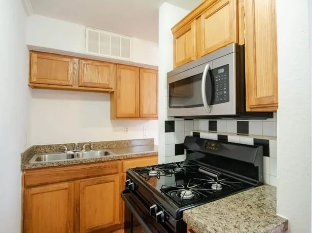 $925 | 1505 West Lovers Lane, Unit 3, Arlington, TX 76013