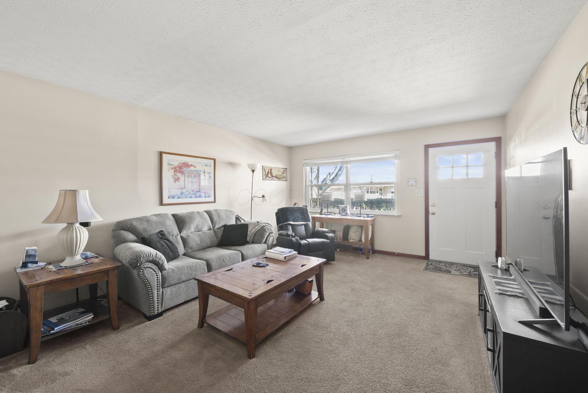 3930 Beulah Road Columbus, OH 43224 - Photo 2 of 40 8-web-or-mls-DSC09796