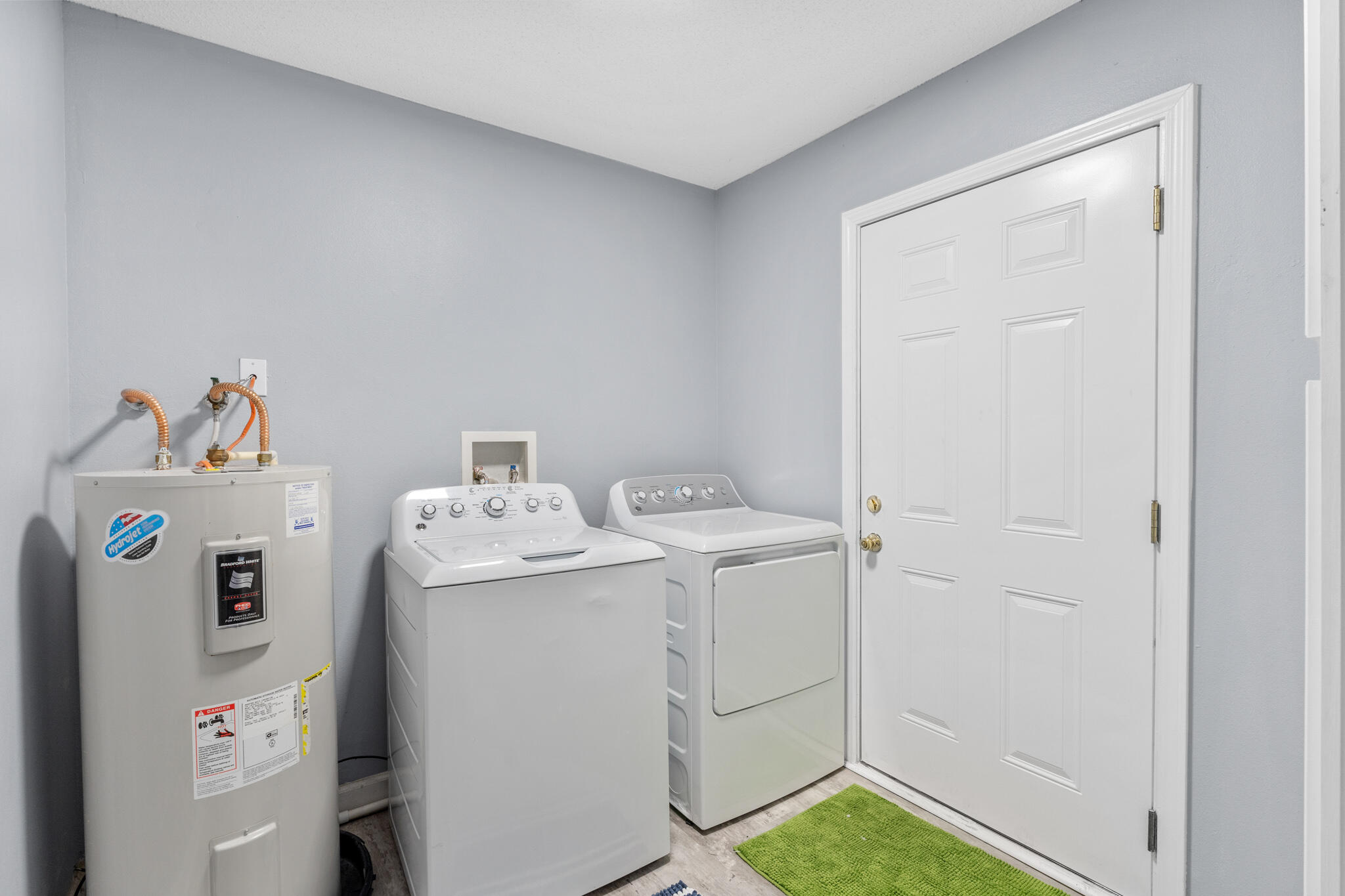 4687 Falcon Way Crestview, FL 32539 - Photo 18 of 20 Laundry Room