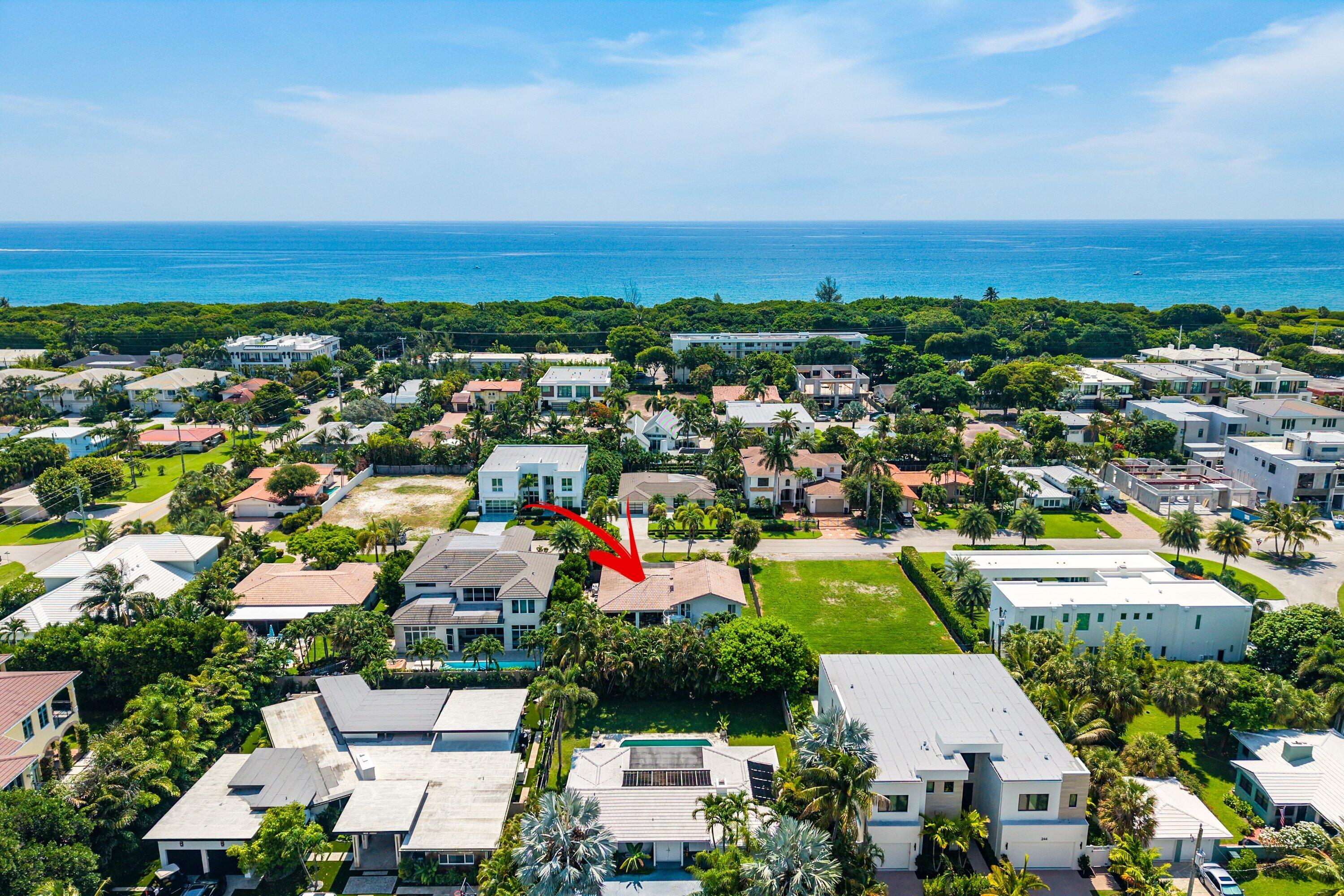 299 Northeast Wavecrest Court Boca Raton, FL 33432 - Photo 2 of 9 008-299NortheastWavecrestCourt-BocaRaton