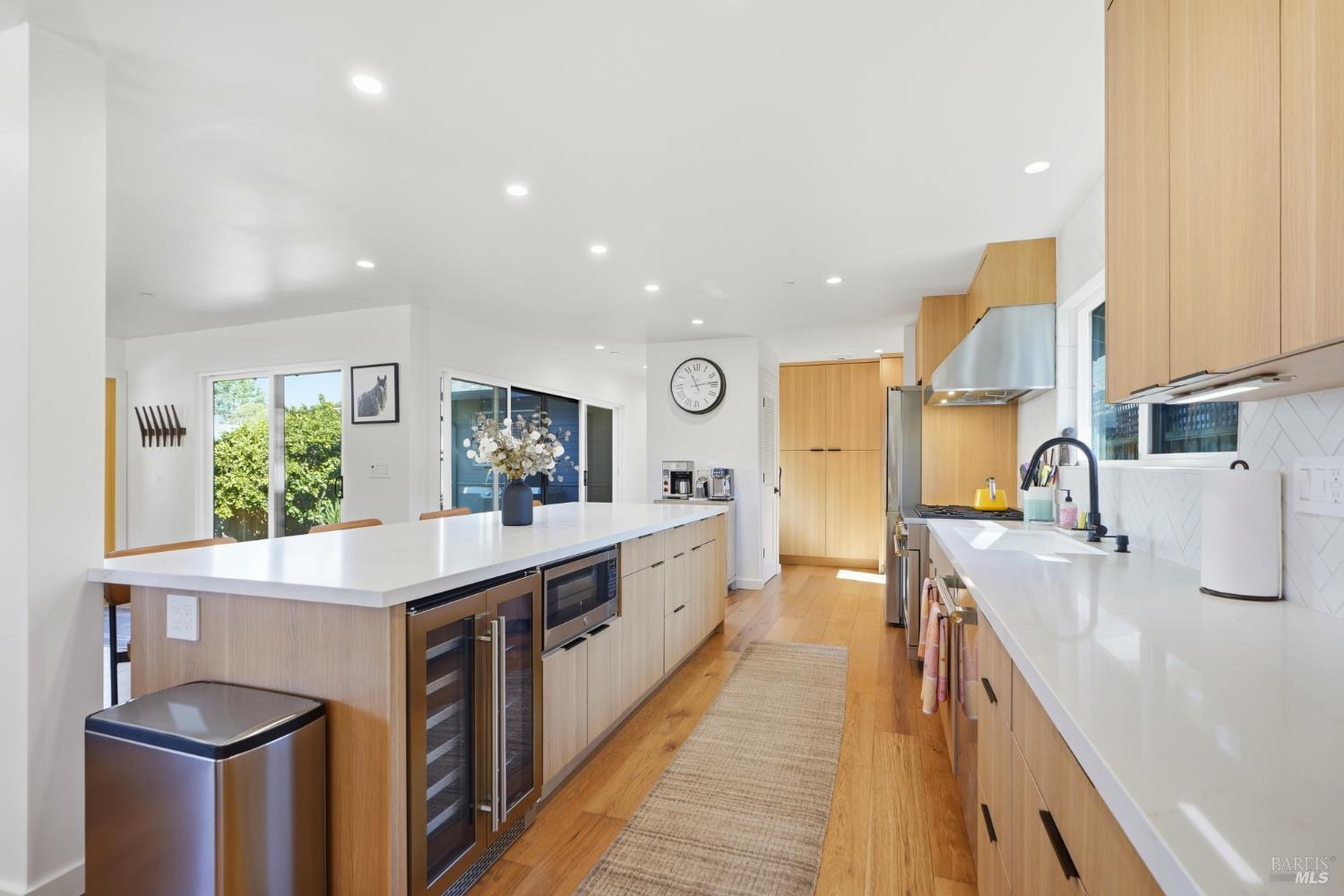 20 Washington Avenue San Rafael, CA 94903 - Photo 4 of 41