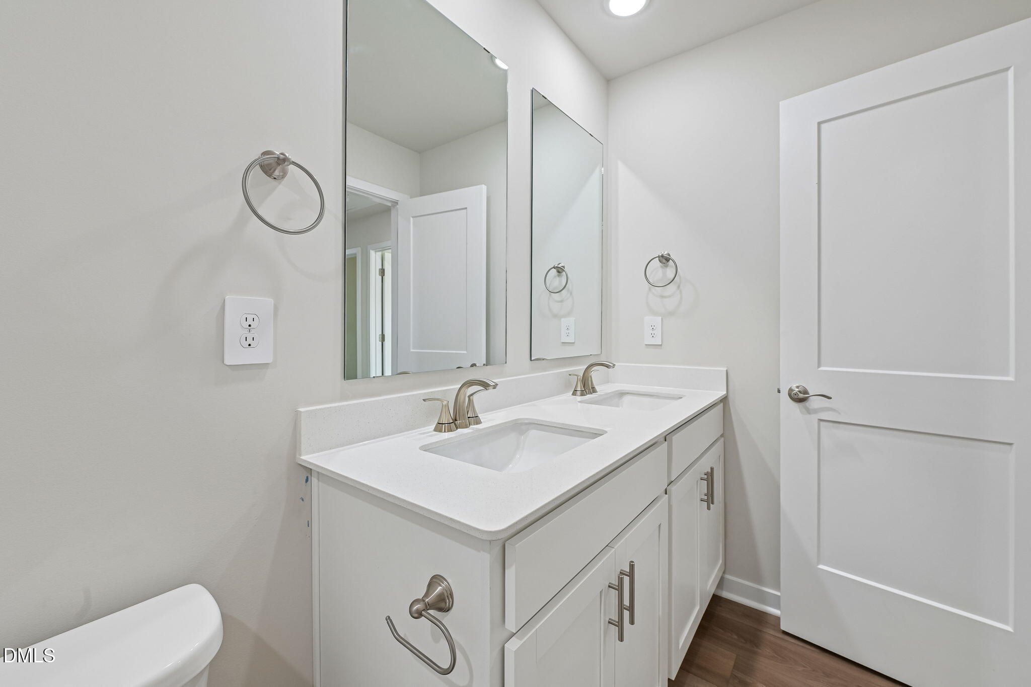 563 Hunter Way Clayton, NC 27520 - Photo 35 of 39 32 - Secondary Bath