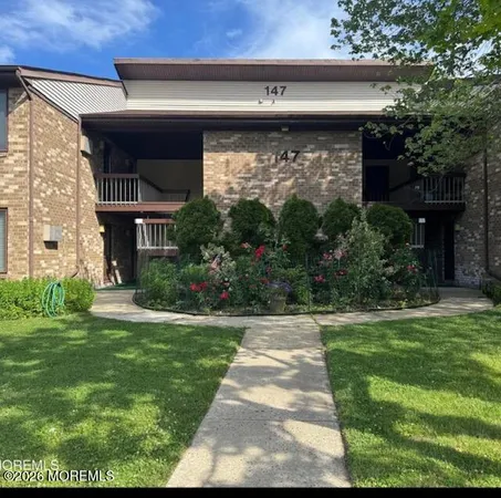 $2,300 | 147 Amberly Drive, Unit G, Manalapan, NJ 07726