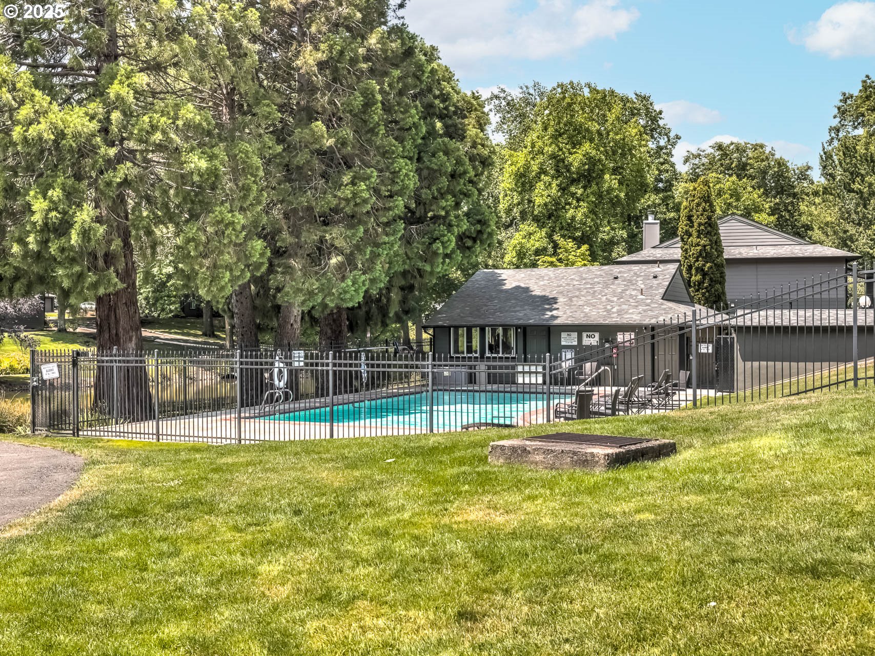 12642 Northwest Barnes Road, Unit 10 Portland, OR 97229 - Photo 22 of 29 Community Pool