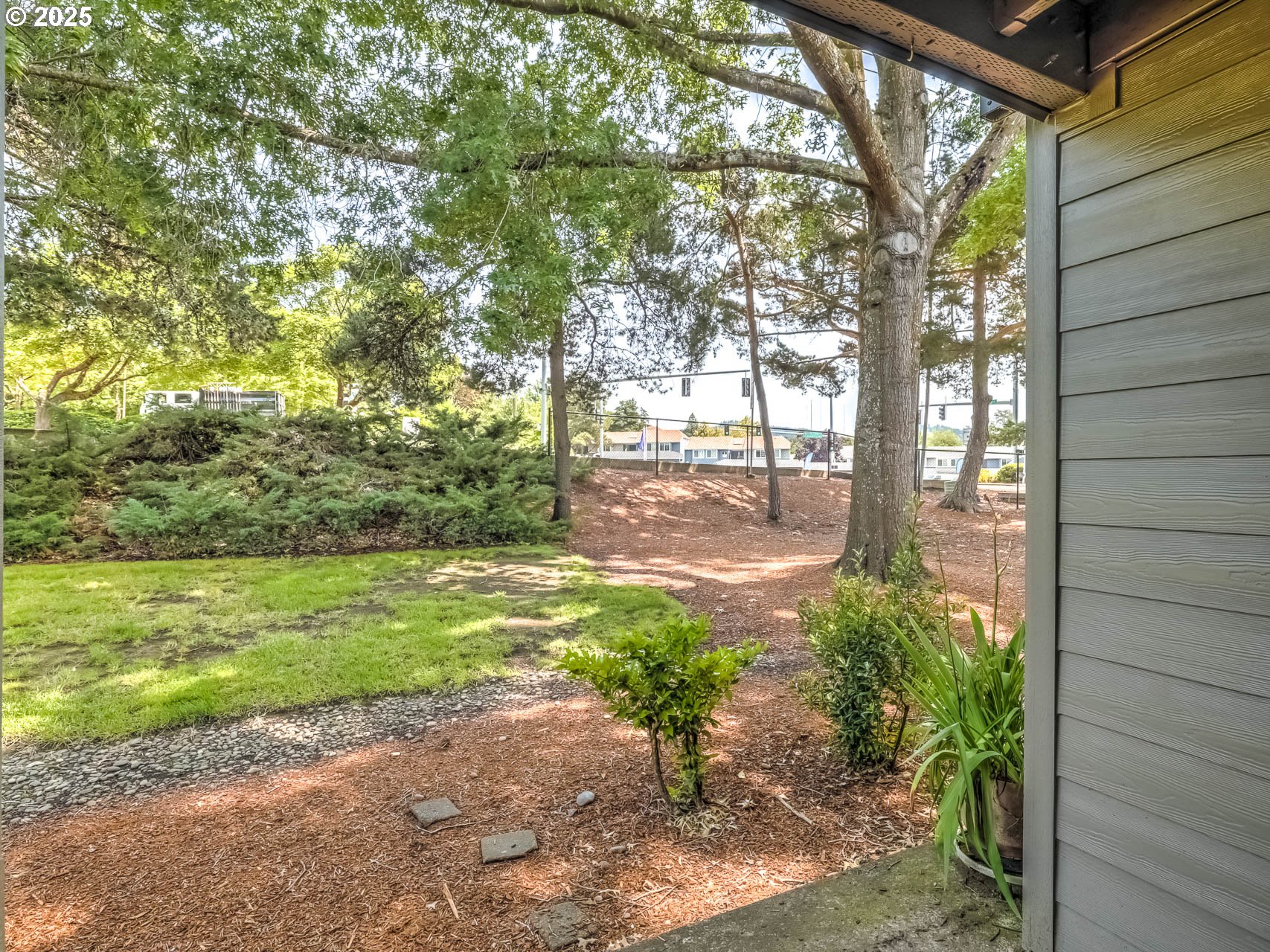 12642 Northwest Barnes Road, Unit 10 Portland, OR 97229 - Photo 8 of 29 Patio