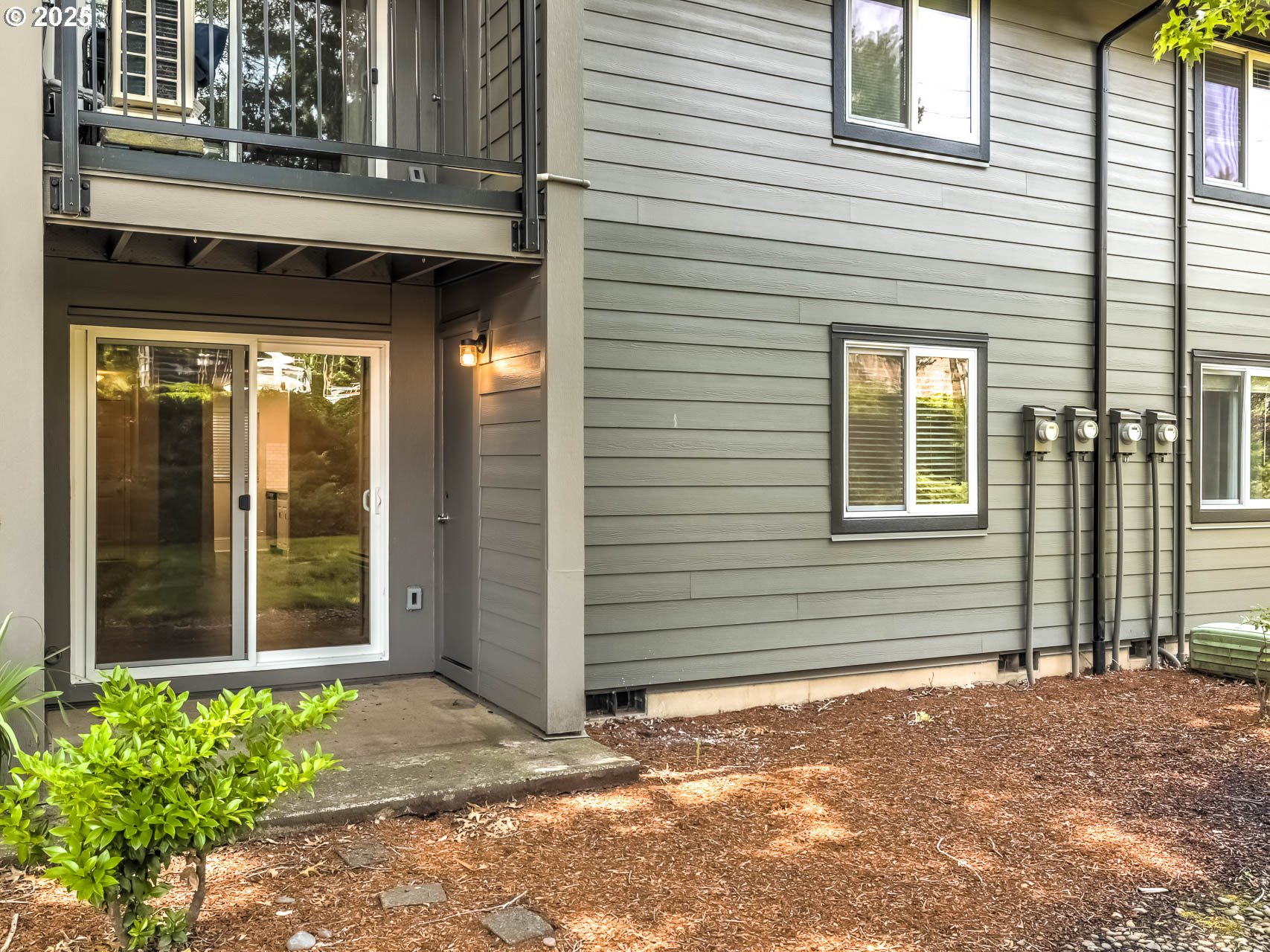 12642 Northwest Barnes Road, Unit 10 Portland, OR 97229 - Photo 9 of 29 Patio