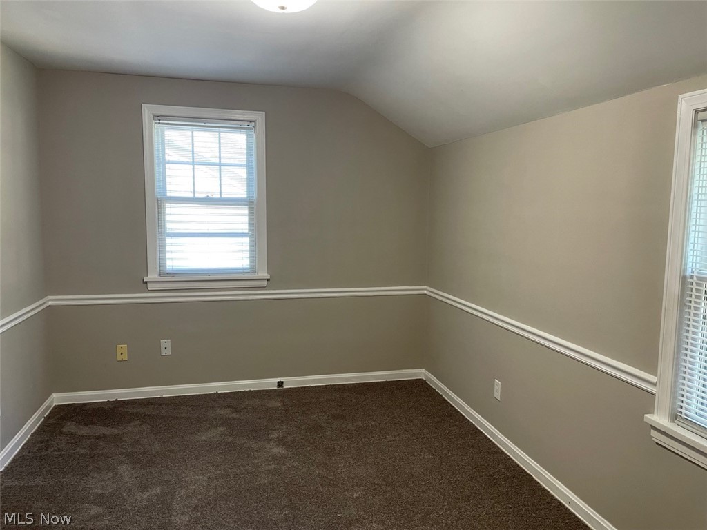 1293 Ford Road Cleveland, OH 44124 - Photo 20 of 31