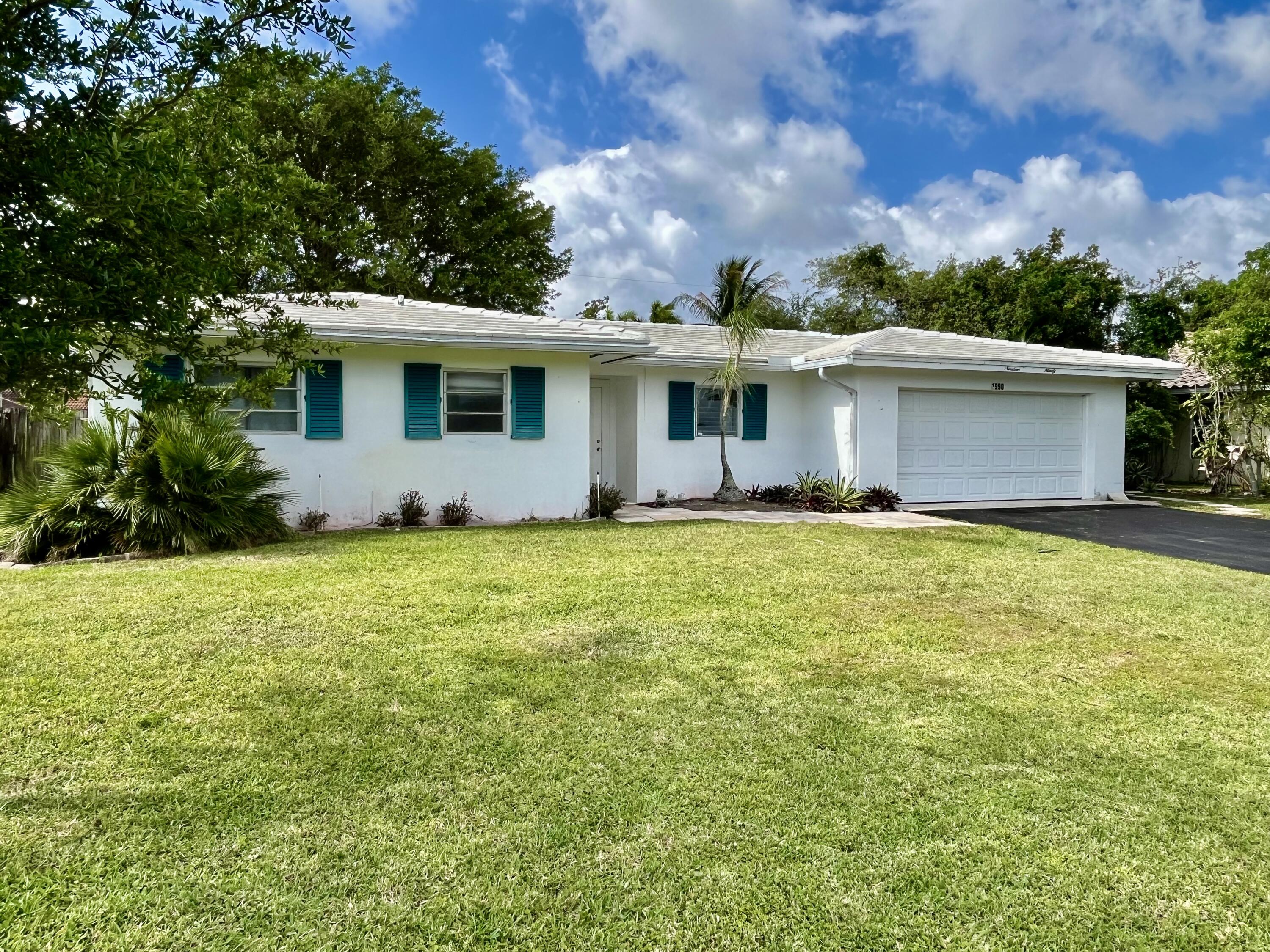 1990 Park Place Boca Raton, FL 33486 - Photo 2 of 27 IMG_4131