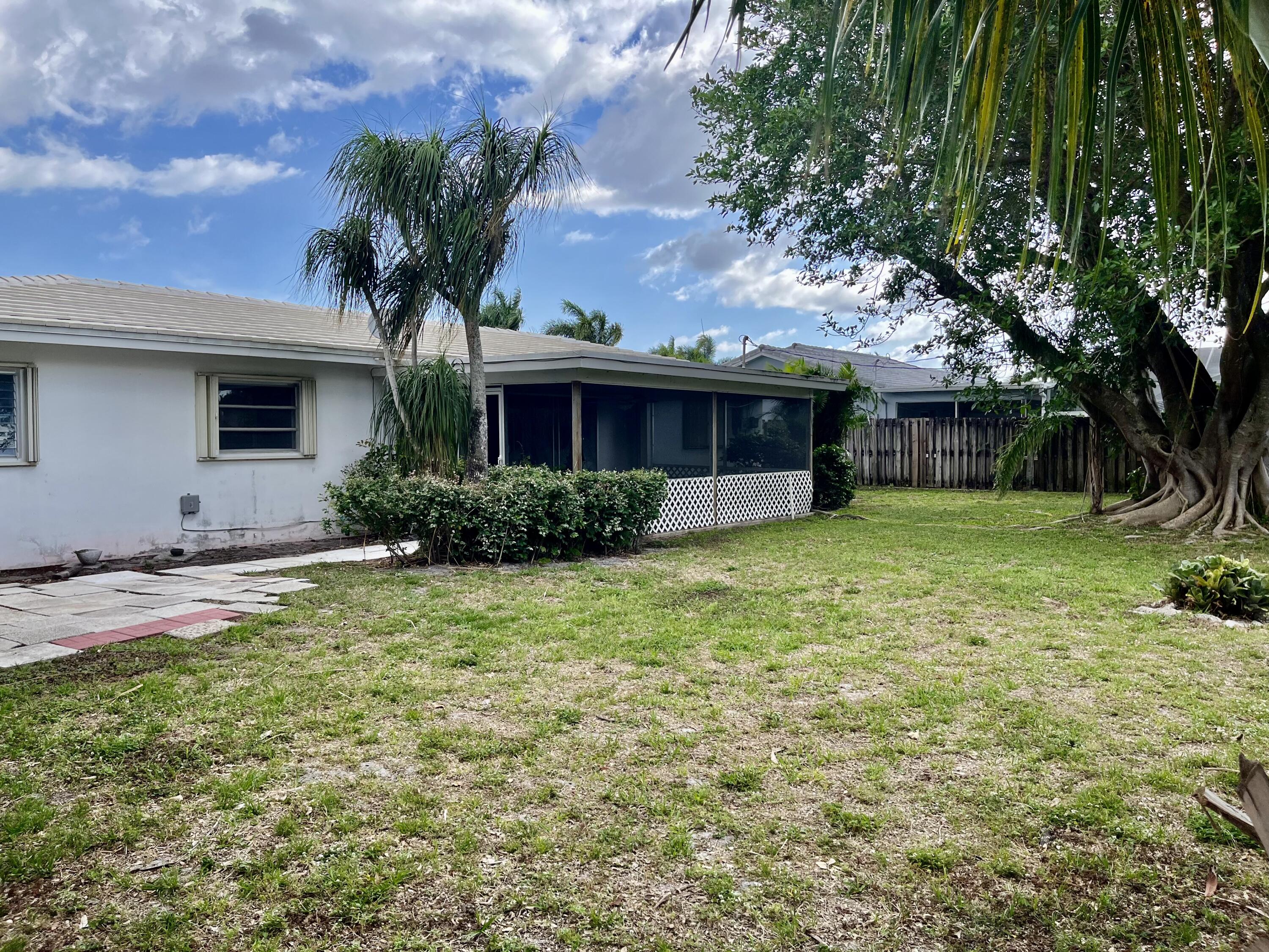 1990 Park Place Boca Raton, FL 33486 - Photo 24 of 27 IMG_4117