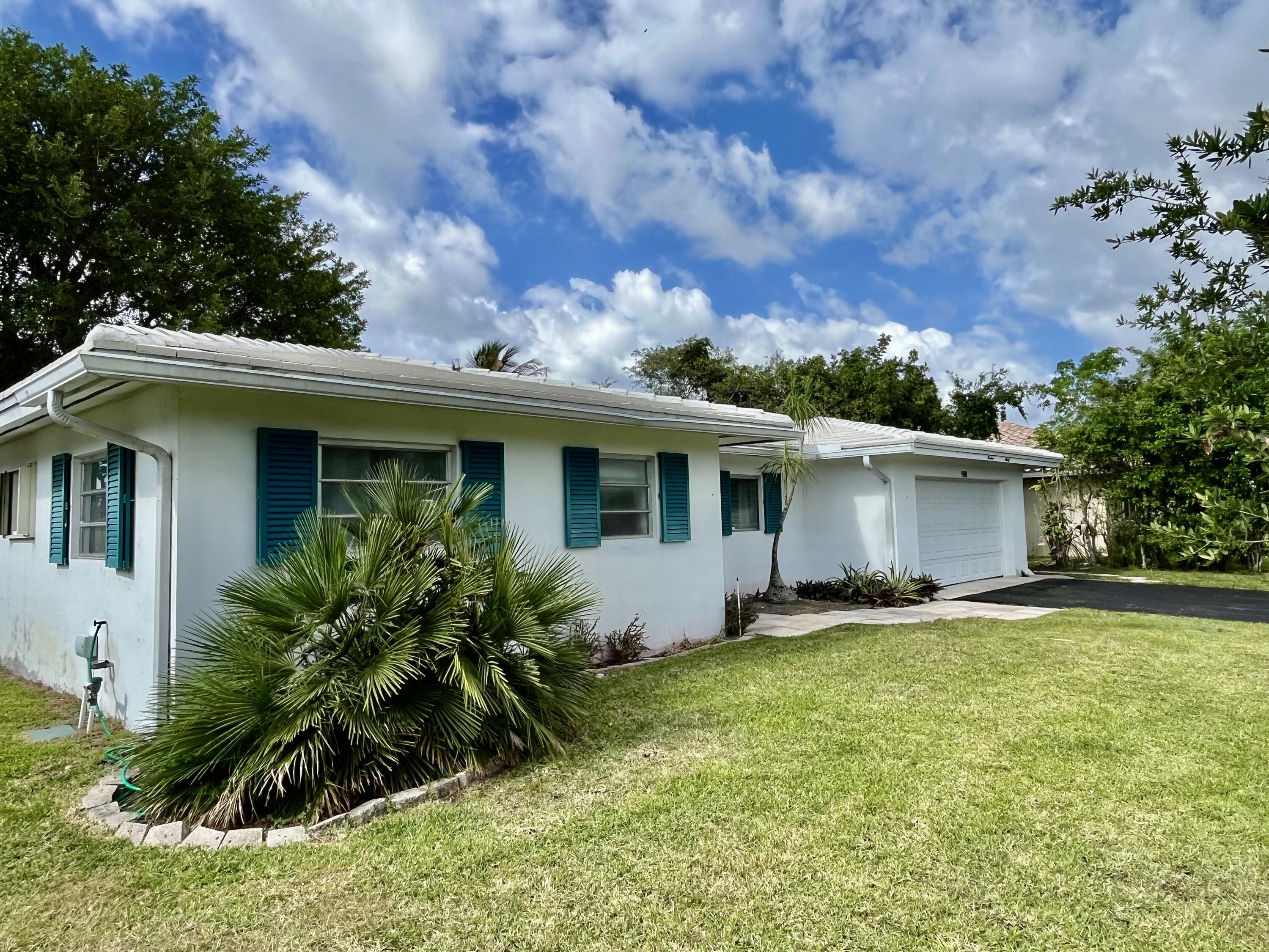 1990 Park Place Boca Raton, FL 33486 - Photo 3 of 27 IMG_4132