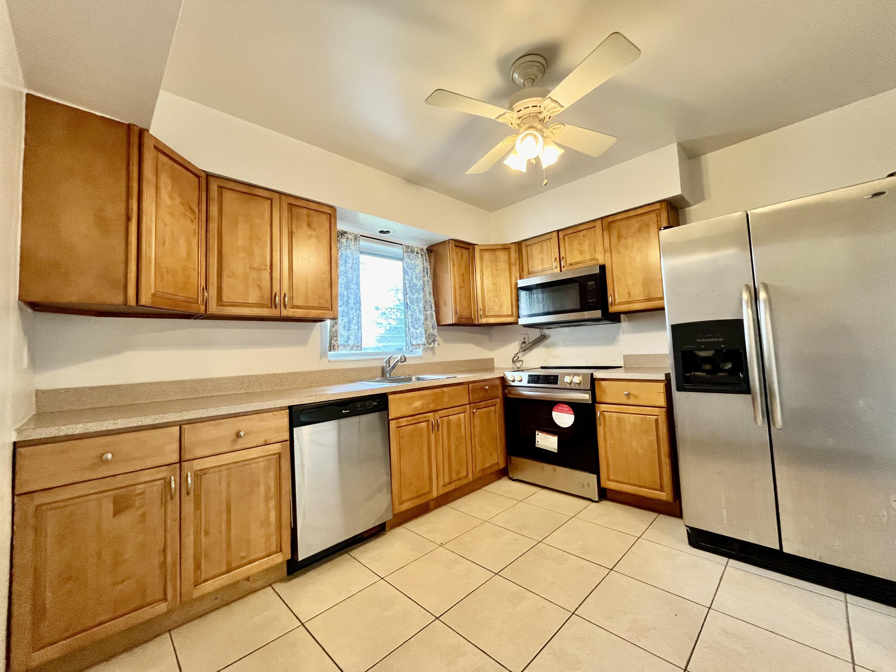 1990 Park Place Boca Raton, FL 33486 - Photo 8 of 27 IMG_4095