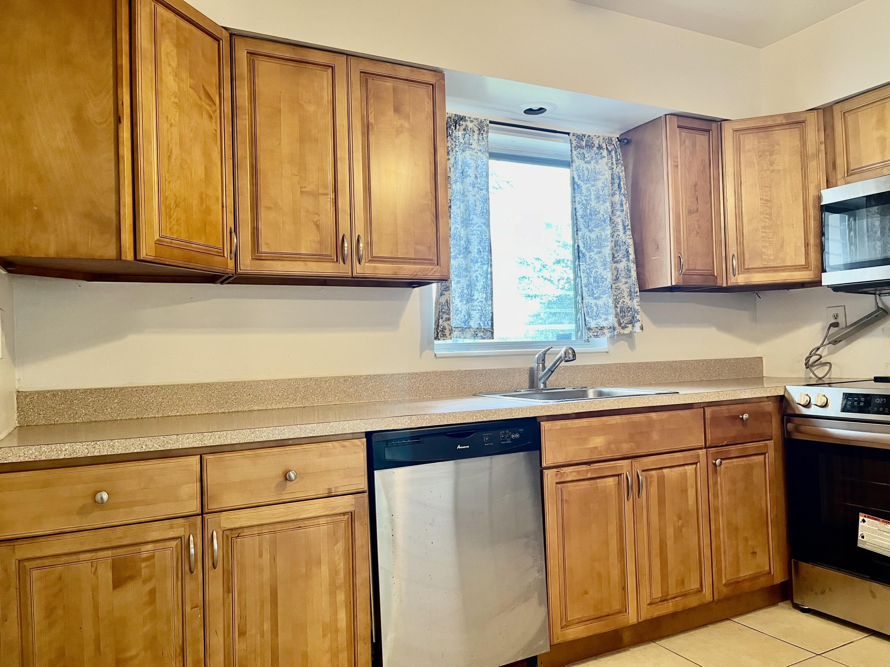 1990 Park Place Boca Raton, FL 33486 - Photo 9 of 27 IMG_4096