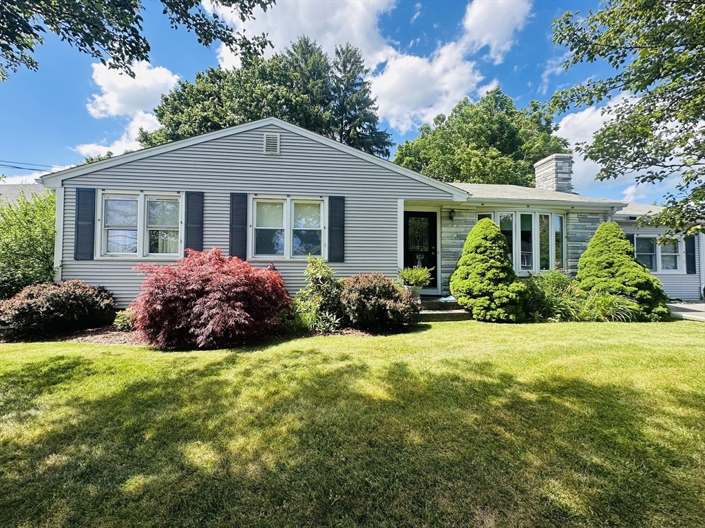 29 Valley Road Somerset, MA 02726 - Photo 1 of 40 Gallery Image 1