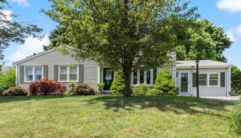 29 Valley Road Somerset, MA 02726 - Photo 3 of 40 Gallery Image 3
