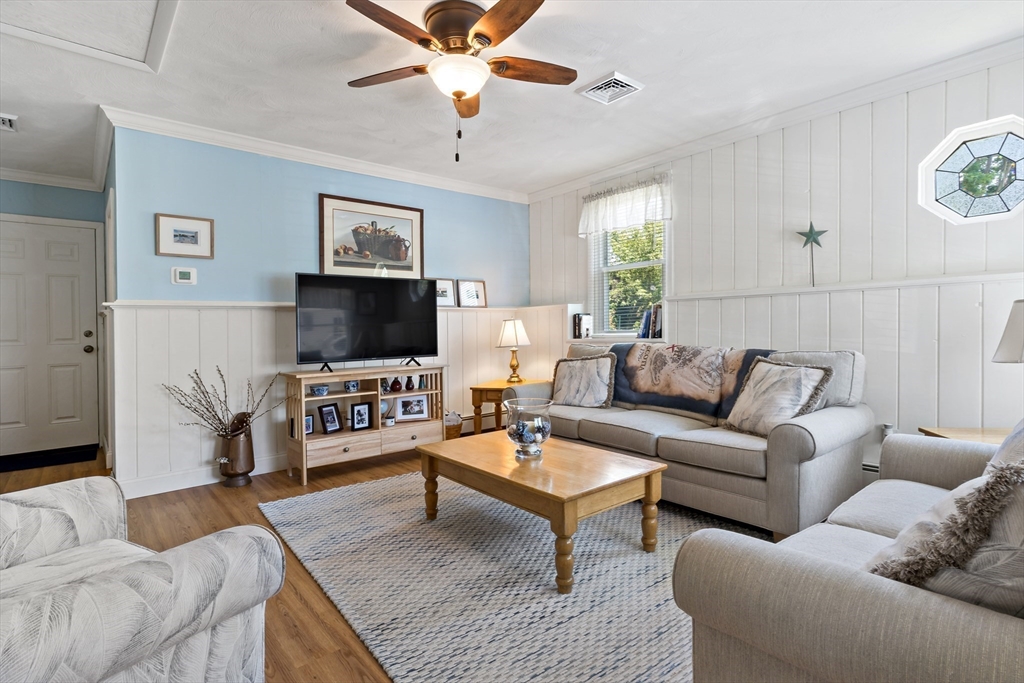 29 Valley Road Somerset, MA 02726 - Photo 4 of 40 Gallery Image 4