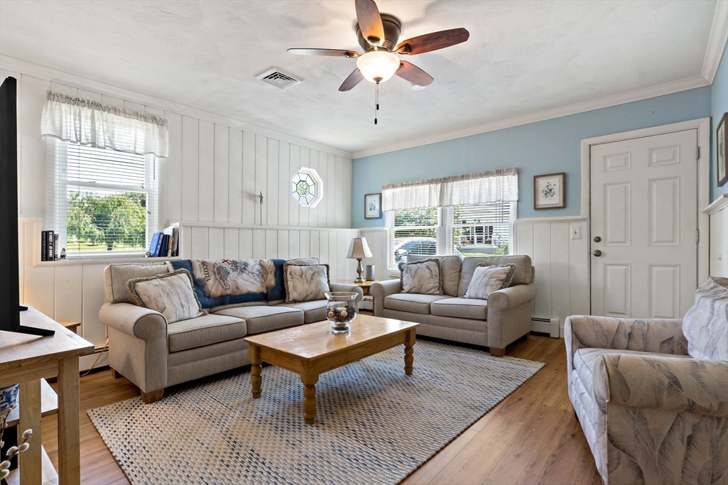 29 Valley Road Somerset, MA 02726 - Photo 6 of 40 Gallery Image 6