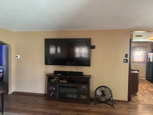 $275,000 | 2421 187th Place, Lansing, IL 60438
