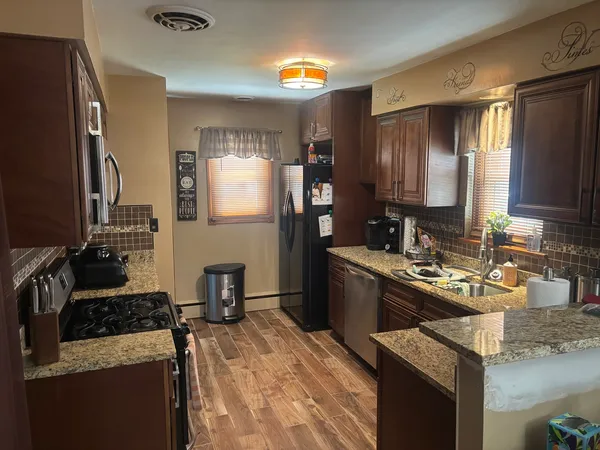 $275,000 | 2421 187th Place, Lansing, IL 60438