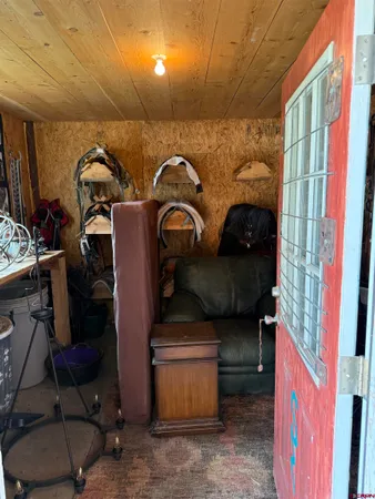 a view of utility room
