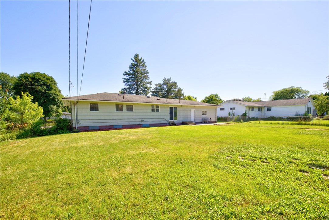 44 Friel Road Henrietta, NY 14623 - Photo 3 of 24 large sized backyard