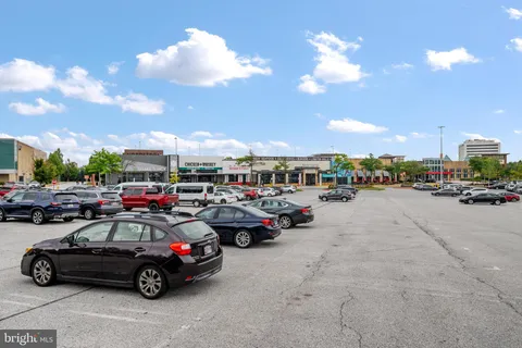 $385,000 | 5824 Wyndham Circle, Unit 102, Columbia, MD 21044