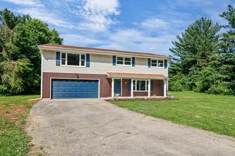$425,000 | 2660 Spring Hill Drive, Stoughton, WI 53589