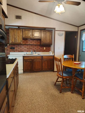 $189,900 | 189 Hopewell Drive, Sparland, IL 61565