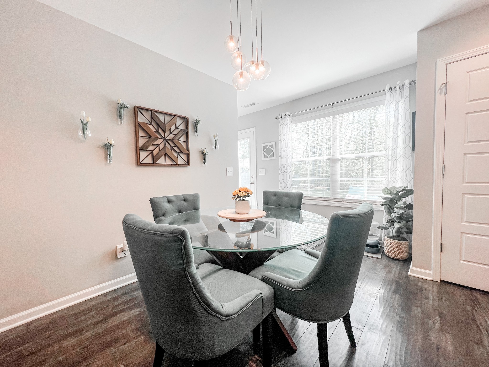 509 Skipping Stone Road Christiana, TN 37037 - Photo 11 of 33 a dining room with furniture and window