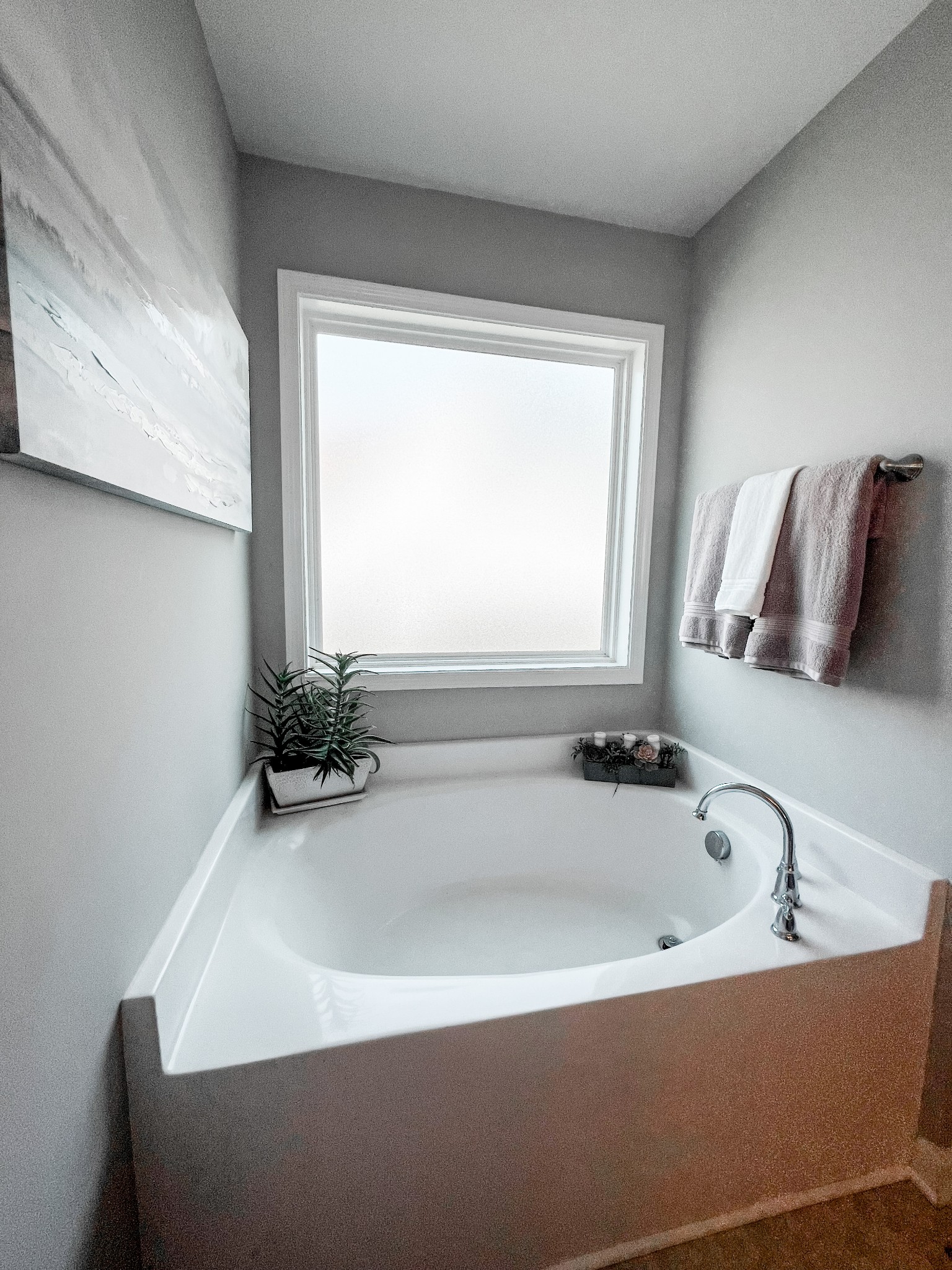 509 Skipping Stone Road Christiana, TN 37037 - Photo 15 of 33 a bathroom with a bathtub and a window