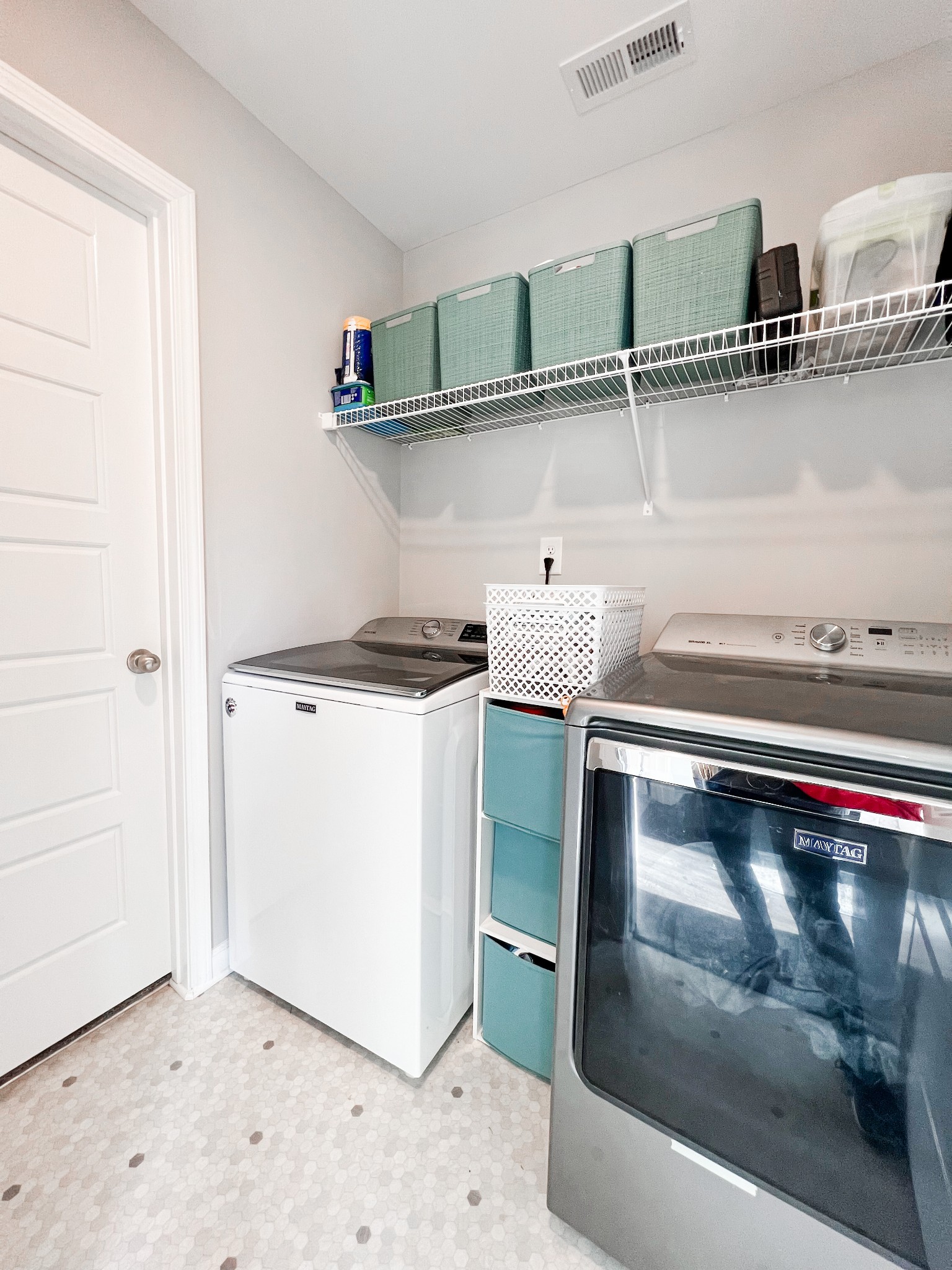 509 Skipping Stone Road Christiana, TN 37037 - Photo 21 of 33 a utility room with granite countertop a sink and a stove