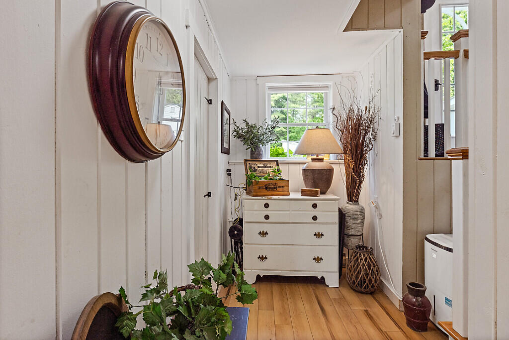 75 Spaulding Point Road Belgrade, ME 04917 - Photo 33 of 41 Hallway