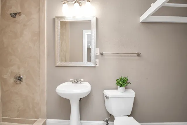 $1,900 | 3503 Nayland Rock Drive, Houston, TX 77066