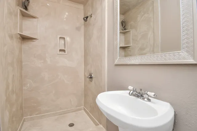 $1,900 | 3503 Nayland Rock Drive, Houston, TX 77066