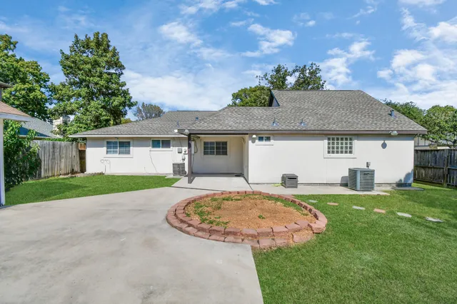 $1,900 | 3503 Nayland Rock Drive, Houston, TX 77066