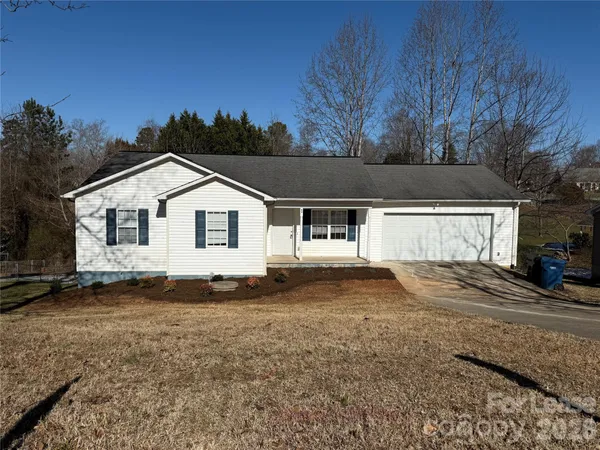 $1,800 | 86 34th Avenue Northwest, Hickory, NC 28601