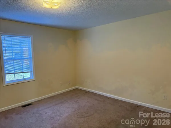 $1,800 | 86 34th Avenue Northwest, Hickory, NC 28601