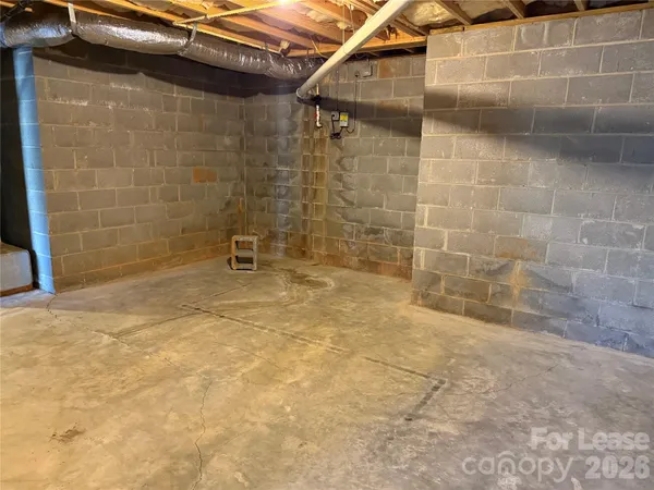 $1,800 | 86 34th Avenue Northwest, Hickory, NC 28601