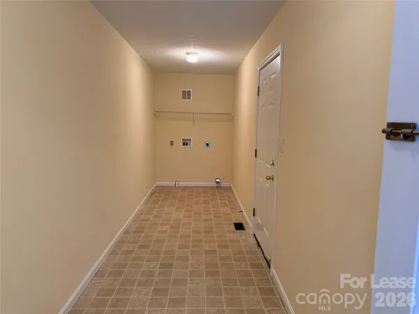 $1,800 | 86 34th Avenue Northwest, Hickory, NC 28601