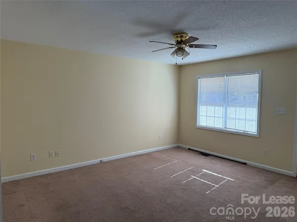 $1,800 | 86 34th Avenue Northwest, Hickory, NC 28601