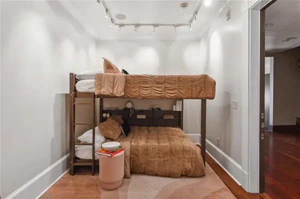 $4,750 | 713 Camp Street, Unit 400, New Orleans, LA 70130