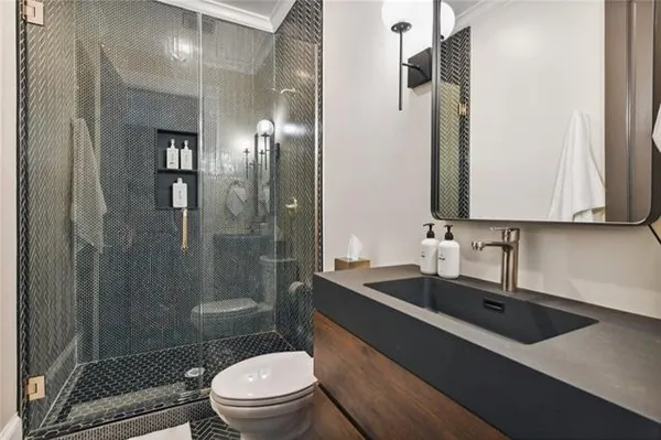 $4,750 | 713 Camp Street, Unit 400, New Orleans, LA 70130