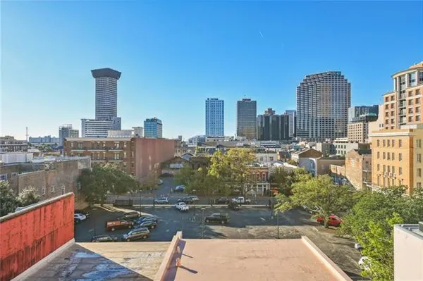 $4,750 | 713 Camp Street, Unit 400, New Orleans, LA 70130