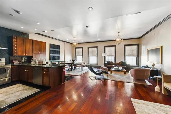 $4,750 | 713 Camp Street, Unit 400, New Orleans, LA 70130